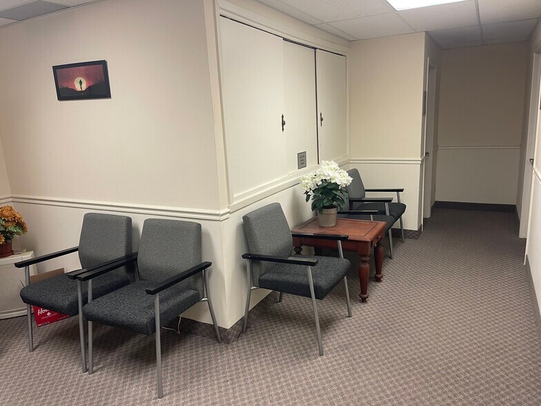 More Photos Of 35104 Euclid Ave, Willoughby Medical For Lease