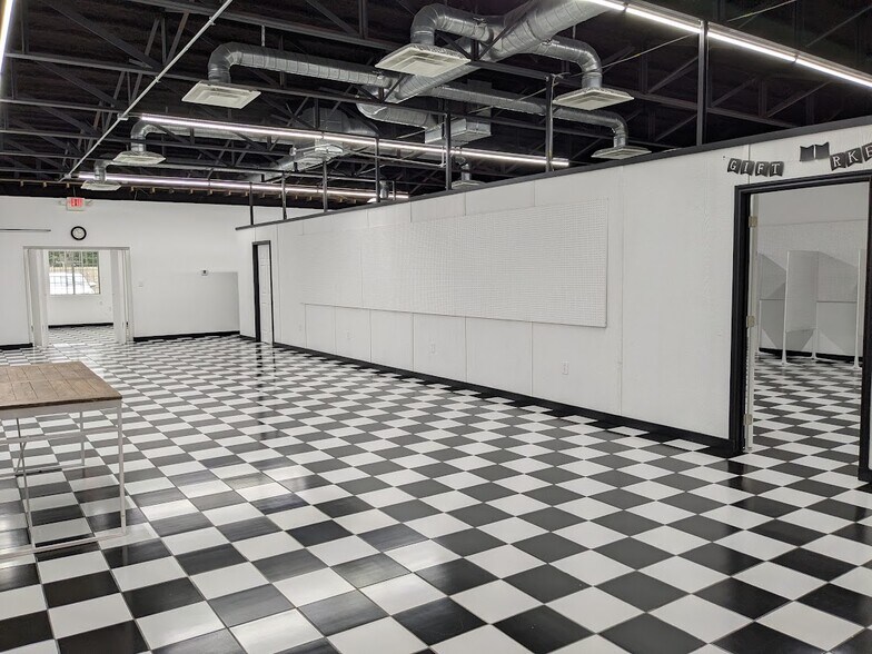 More Photos Of 717 Walnut St, Columbus Storefront Retail Office For Sale