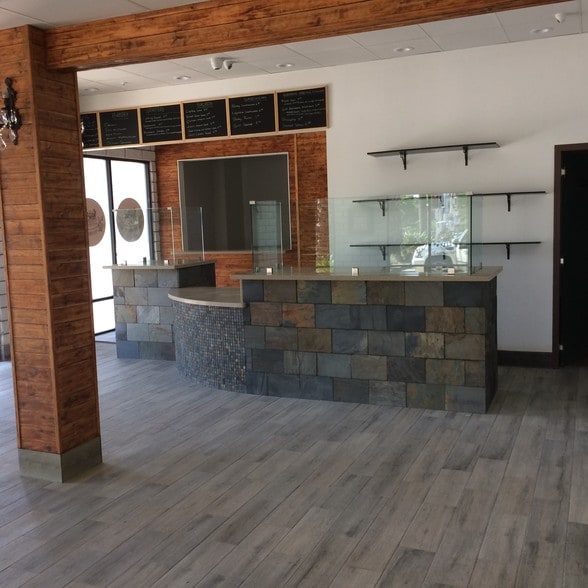 More Photos Of 206-214 N 1st Ave, Arcadia General Retail For Lease