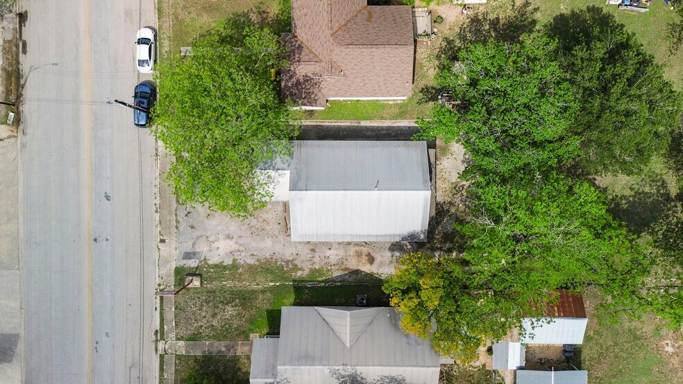 More Photos Of 1375 W San Antonio St, New Braunfels Freestanding For Sale