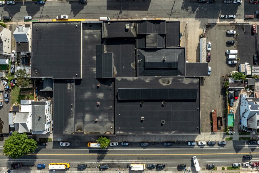 More Photos Of 455 Madison Ave, Paterson Manufacturing For Lease