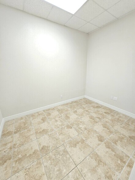 More Photos Of 4001 Spencer Hwy, Pasadena Unknown For Lease