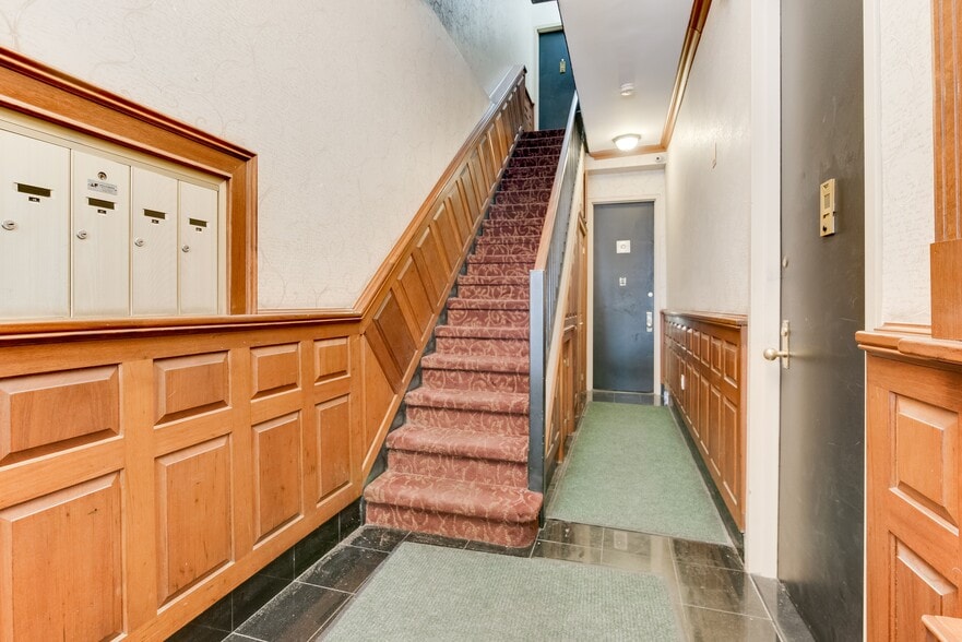 More Photos Of 164 W 83rd St, New York Apartments For Sale