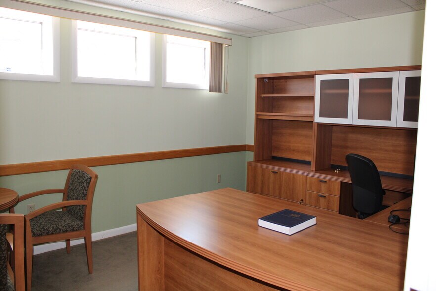 More Photos Of 20 W Lancaster Ave, Shillington Office For Lease