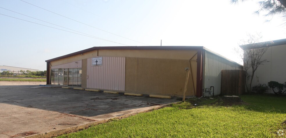 More Photos Of 2370 Wooddale Blvd, Baton Rouge Warehouse For Sale