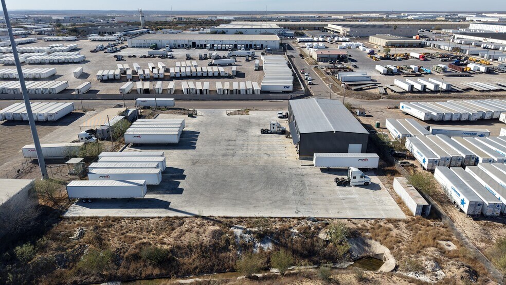 More Photos Of 13703 Cabezut Dr, Laredo Warehouse For Lease