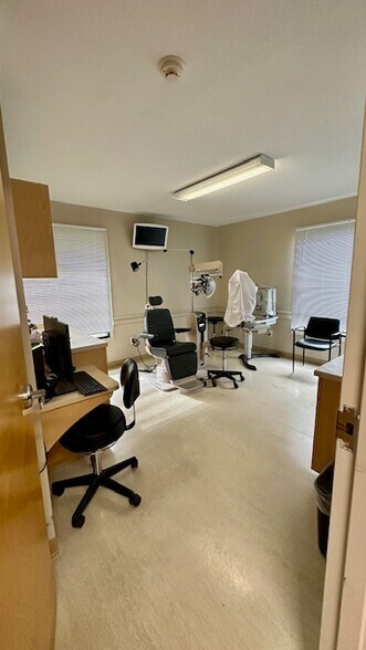 More Photos Of 412 Ewan Rd, Mullica Hill Medical For Lease