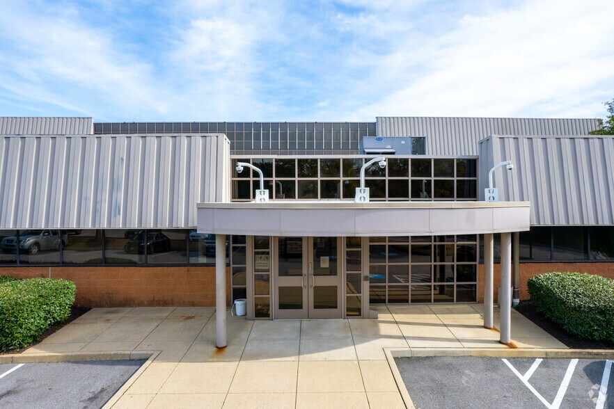 More Photos Of 6752 Baymeadow Dr, Glen Burnie Distribution For Sale