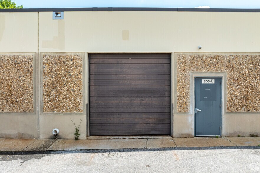 More Photos Of 805 Barkwood Ct, Linthicum Flex For Lease