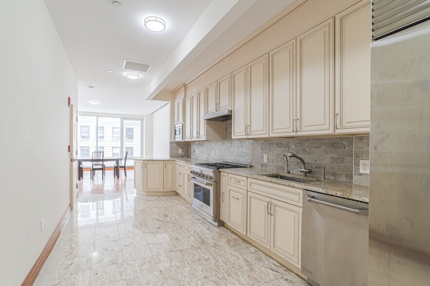 More Photos Of 304 Fifth Ave, New York Loft Creative Space For Lease