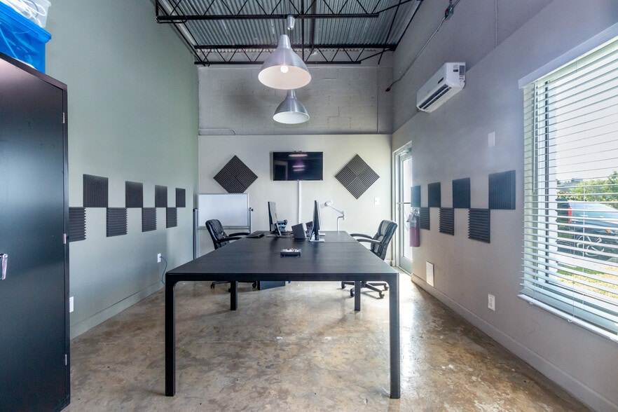 More Photos Of 4160-4260 NW 1st Ave, Boca Raton Showroom For Lease