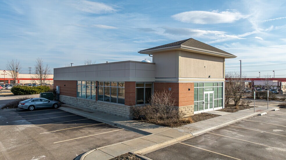 More Photos Of 140 Hansen Blvd, North Aurora Medical For Lease