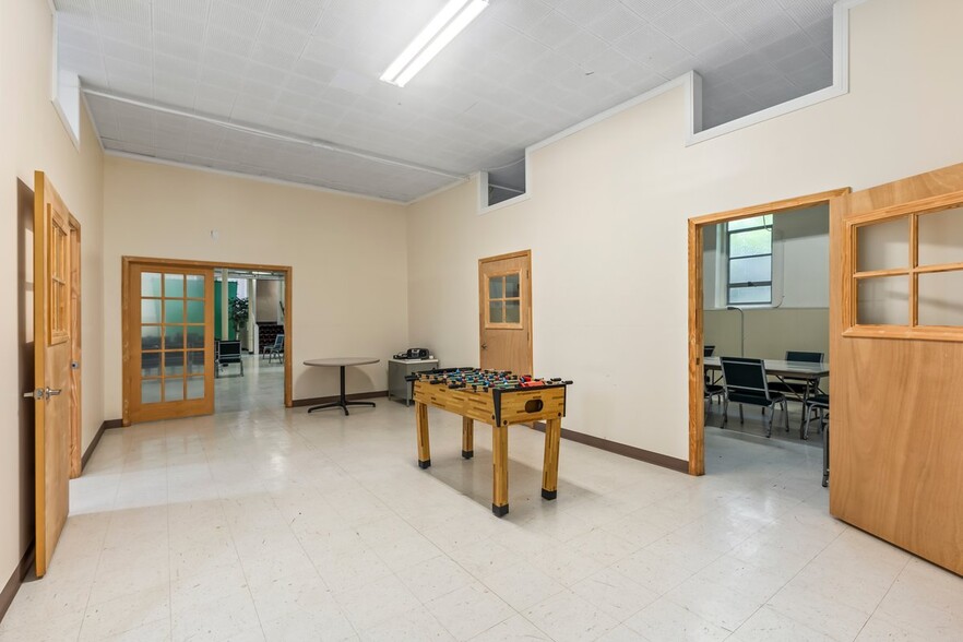 More Photos Of 1517 McCausland Ave, Saint Louis Specialty For Sale