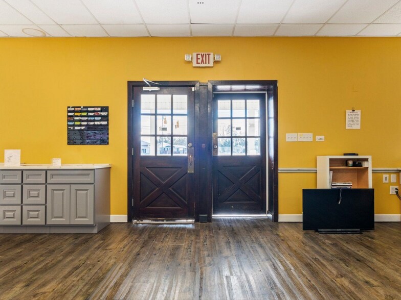 More Photos Of 1702 S Madison St, Whiteville Freestanding For Sale