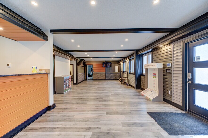 More Photos Of 76 Capron St, Paris Storefront Retail Residential For Sale