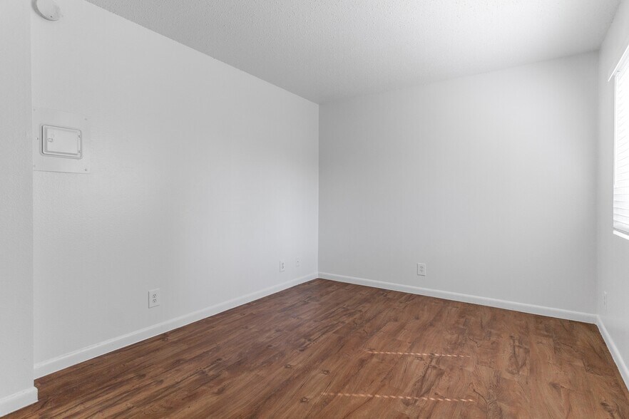 More Photos Of 5050 Fredericksburg Rd, San Antonio Apartments For Sale