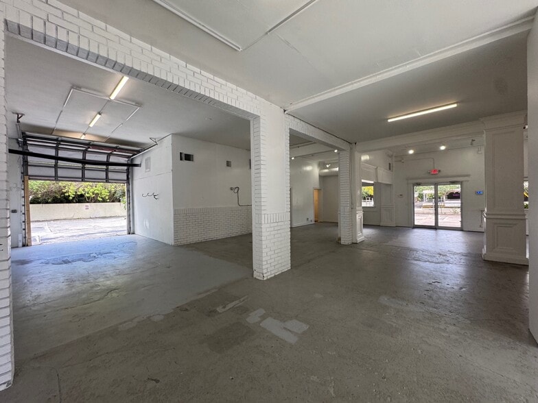 More Photos Of 700 W Las Olas Blvd, Fort Lauderdale Freestanding For Lease