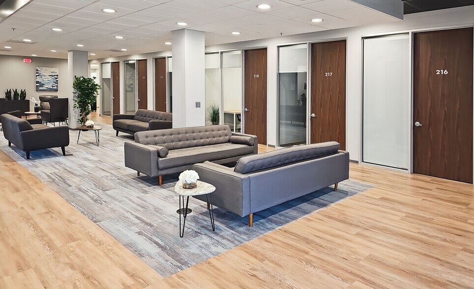 More Photos Of 18722 University Blvd, Sugar Land Coworking Space