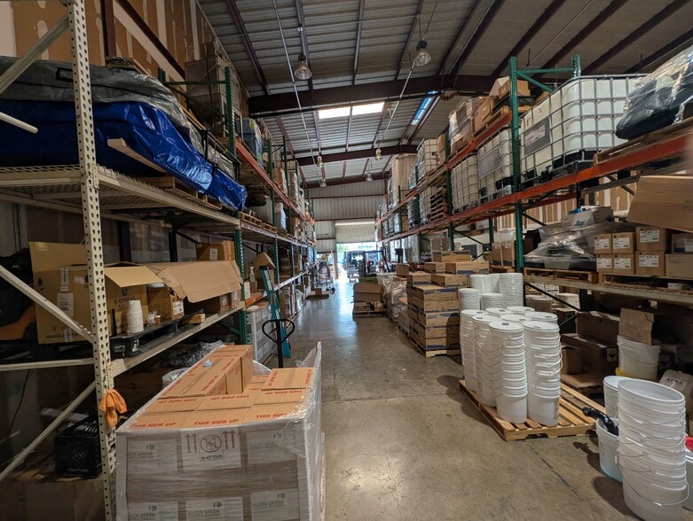 More Photos Of 99-1225 Waiua Pl, Aiea Warehouse For Lease