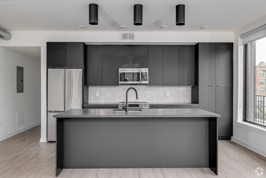 More Photos Of 500 N 13th St, Philadelphia Multifamily For Sale