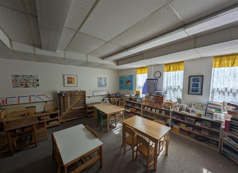 More Photos Of 6400 N University St, Peoria Religious Facility For Lease