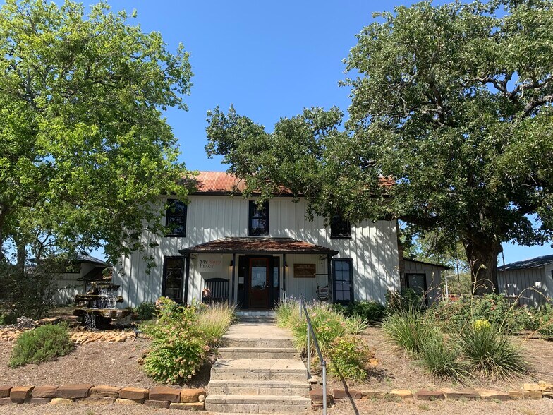 More Photos Of 2201 US Hwy 290 West Building, Dripping Springs Storefront Retail Office For Lease