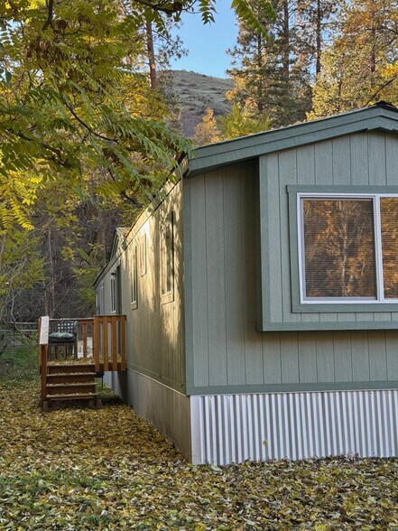 More Photos Of 53943 Highway 86, Halfway Restaurant For Sale