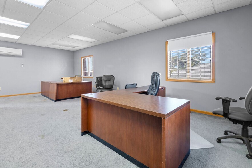 More Photos Of 1105 W Main St, Greenfield Office For Sale