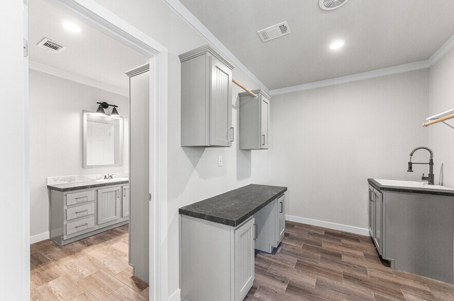 More Photos Of 9130 Rebecca Creek Rd, Spring Branch Specialty For Sale