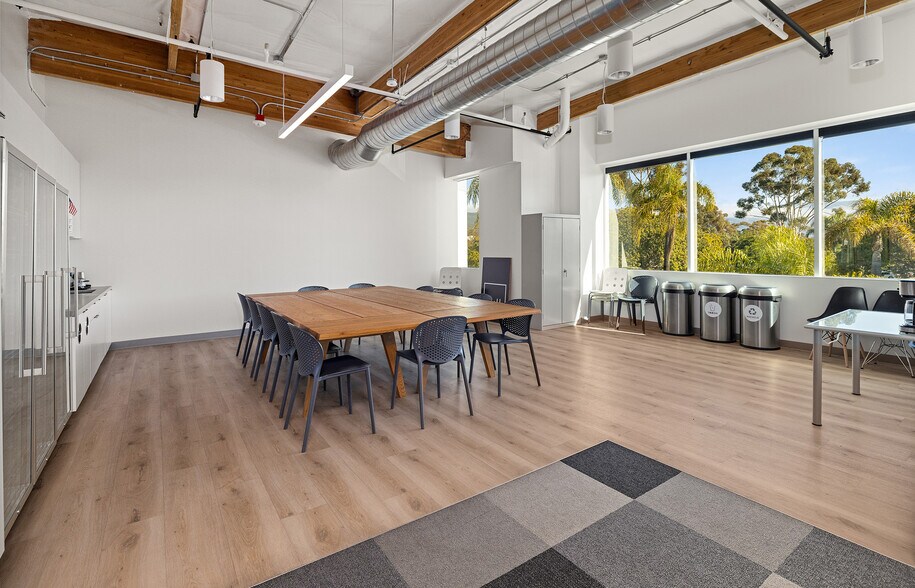 More Photos Of 125 Cremona Dr, Goleta Flex For Sale