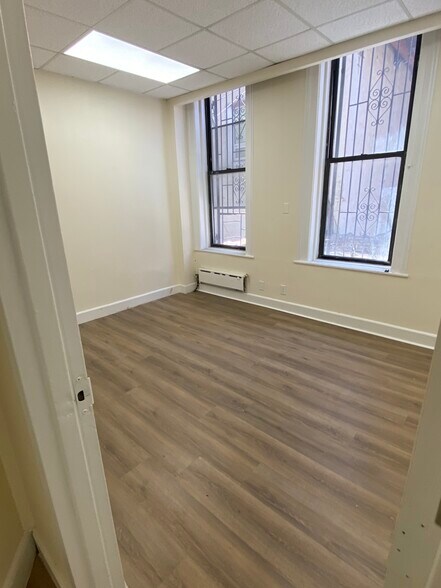 More Photos Of 370 E 149th St, Bronx Office For Lease