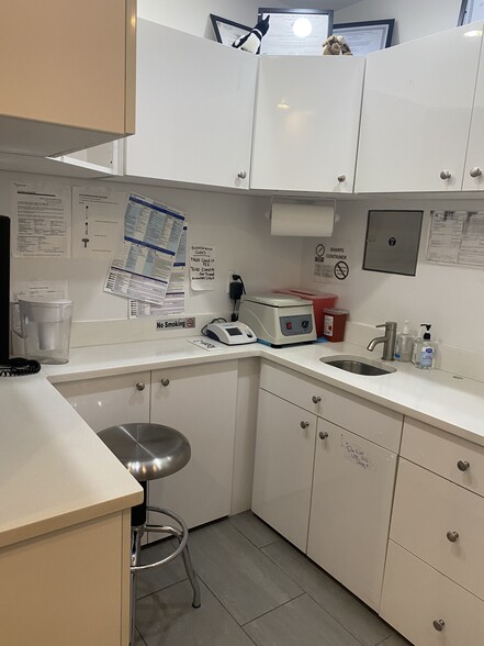 More Photos Of 10-11 49th Ave, Long Island City Storefront Retail Office For Sale