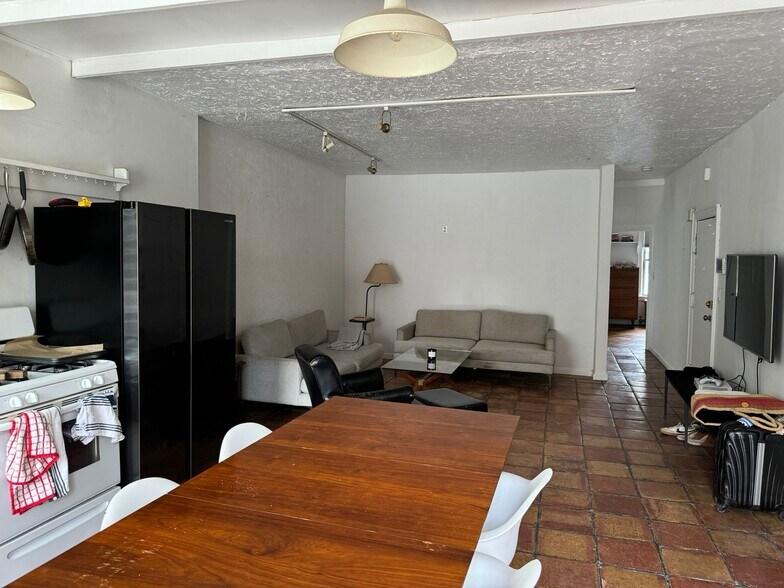 More Photos Of 57 Stanton St, New York Storefront Retail Residential For Sale