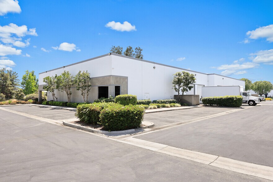 More Photos Of 10282 6th St, Rancho Cucamonga Warehouse For Sale