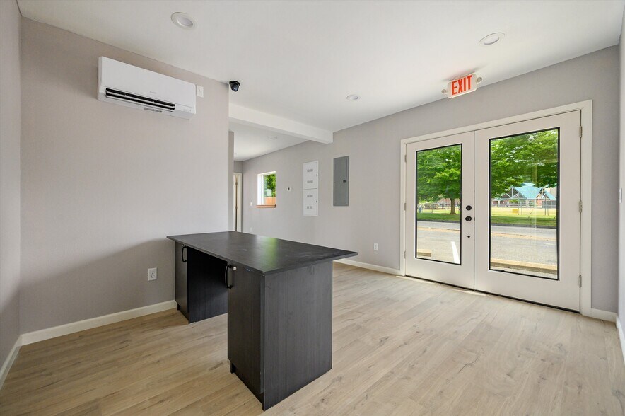 More Photos Of 3128 E Evergreen Blvd, Vancouver Loft Creative Space For Sale