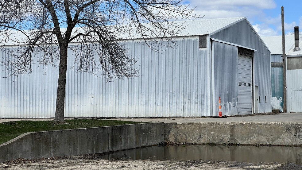 More Photos Of 34 43rd Ave SW, Cedar Rapids Flex For Sale