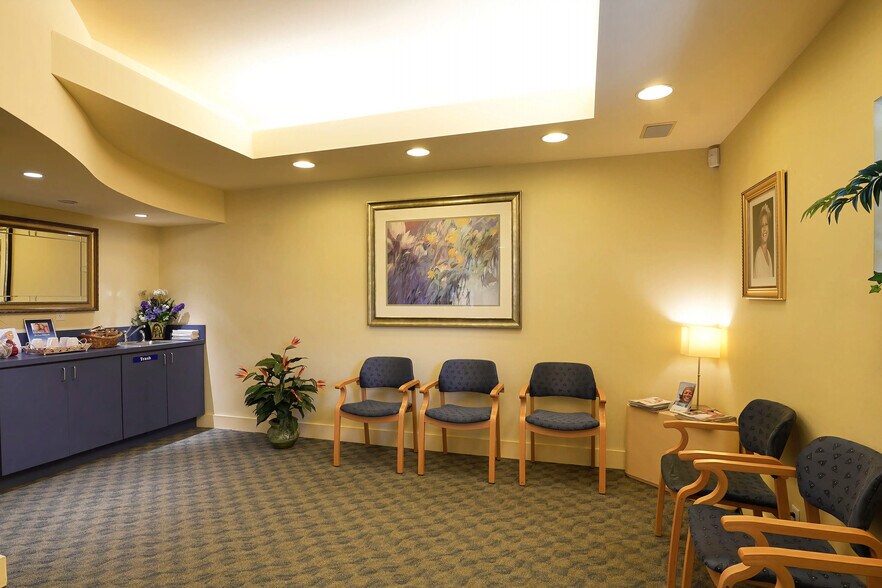 More Photos Of 650 W Boynton Beach Blvd, Boynton Beach Medical For Sale