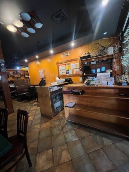 More Photos Of 296 5th Ave, Brooklyn Storefront Retail Residential For Lease