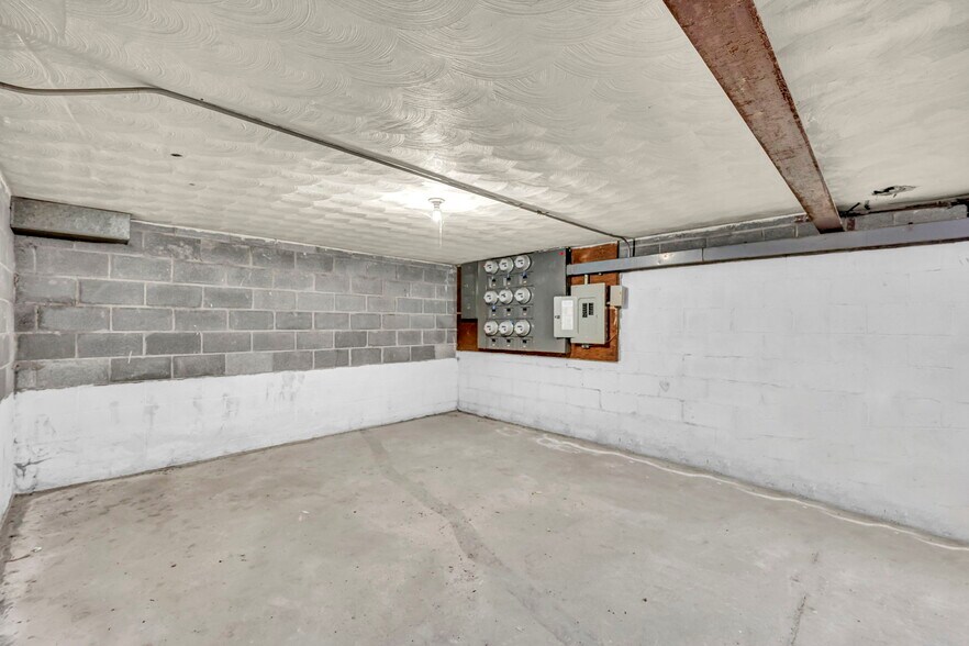 More Photos Of 885 S Green Rd, Cleveland Apartments For Sale