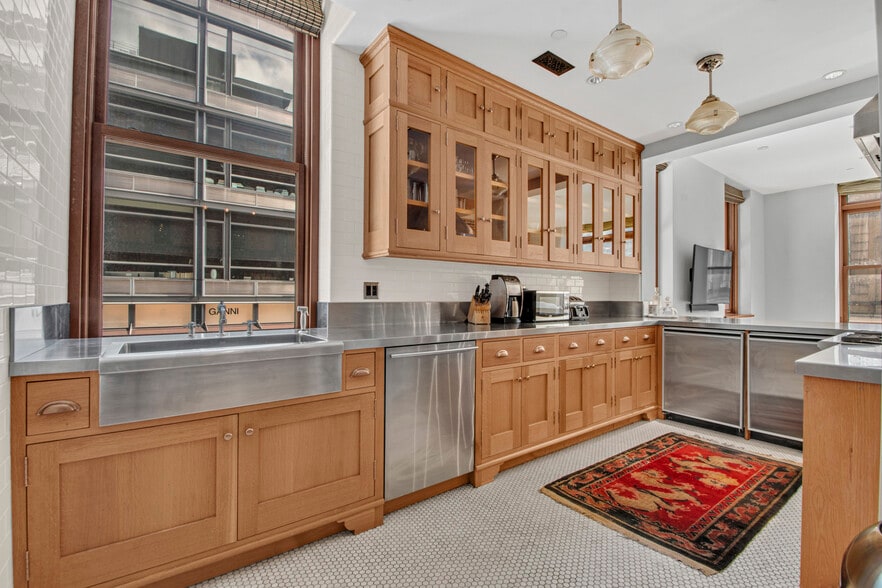 More Photos Of 104 Grand St, New York Storefront Retail Residential For Sale
