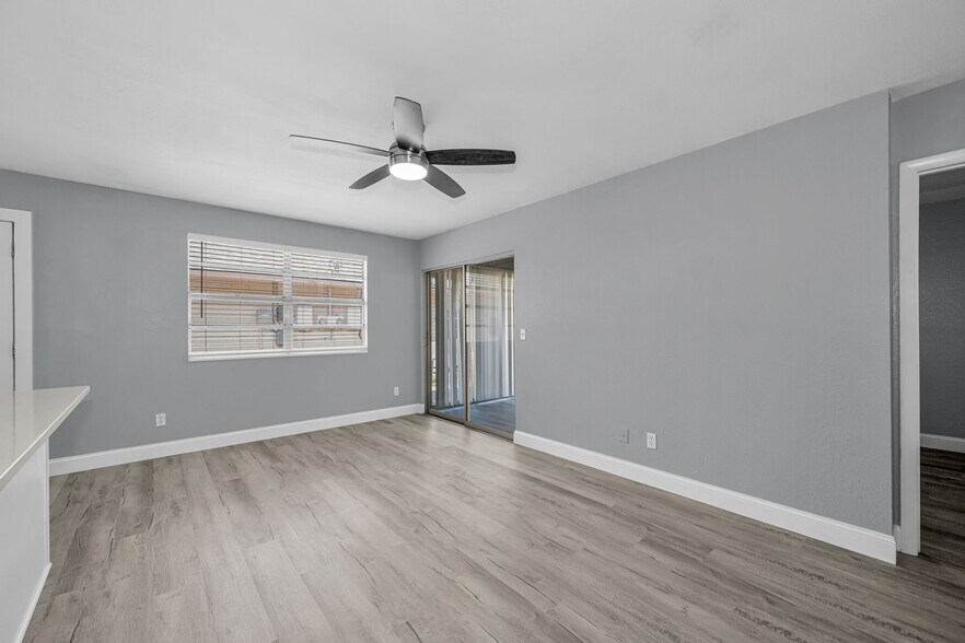 More Photos Of 1231 Illinois Ave, Palm Harbor Apartments For Sale