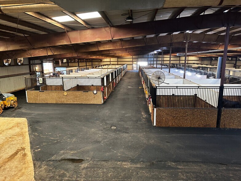 More Photos Of 188 Lemay Pl, Hot Springs National Park Horse Stables For Sale