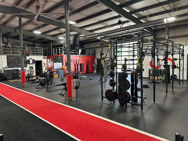 More Photos Of 1 Alewive Park Rd, Kennebunk Service For Sale