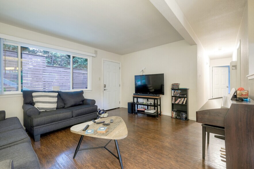 More Photos Of 2443 Grande Vista Ave, Oakland Apartments For Sale