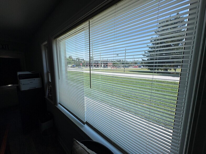 More Photos Of 7002 S East St, Indianapolis Office For Lease