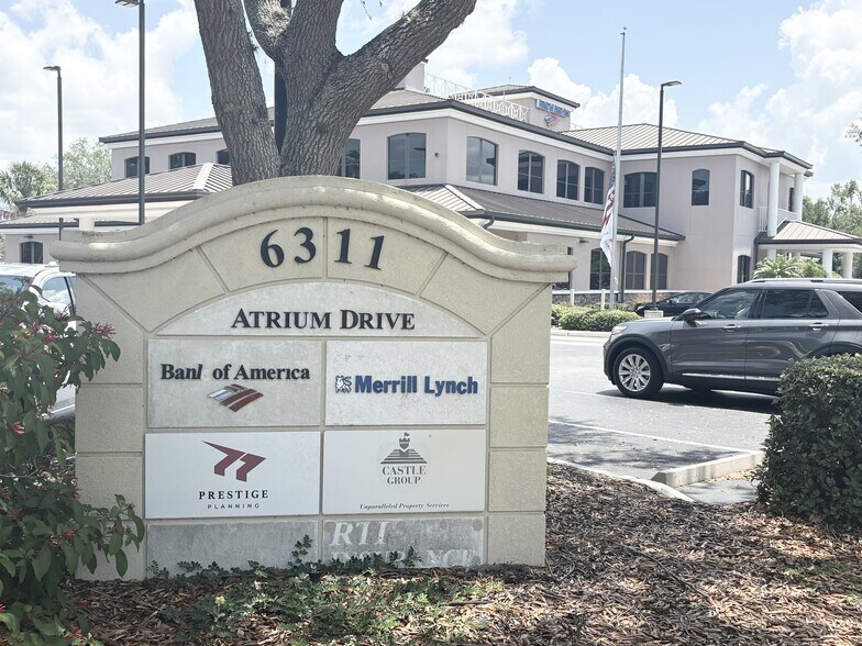 More Photos Of 6311 Atrium Dr, Bradenton Office Residential For Lease