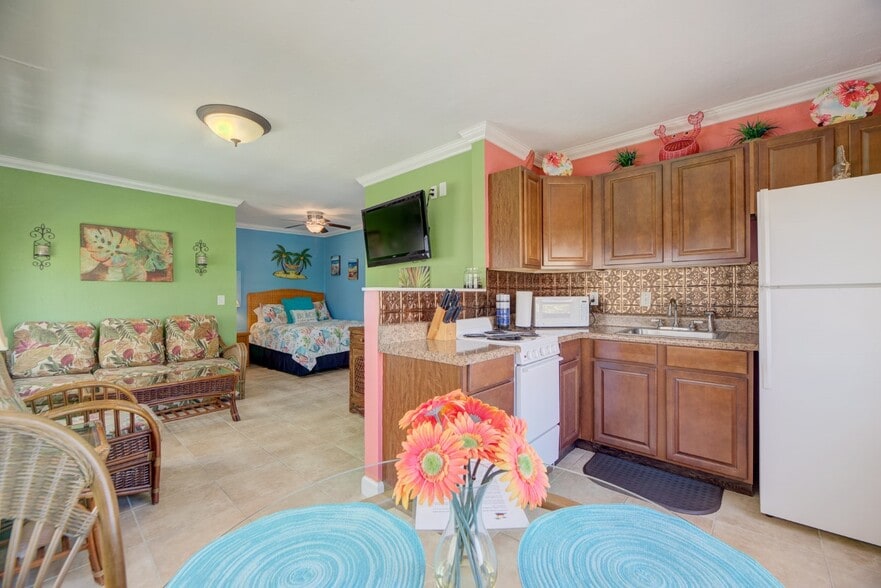More Photos Of 3401 NE 10th St, Pompano Beach Hotel For Sale