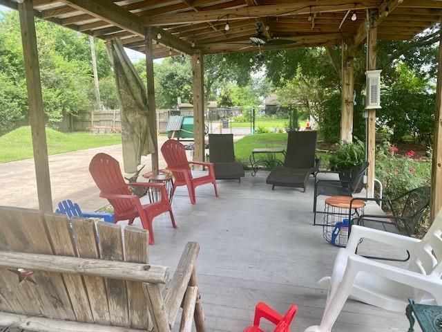 More Photos Of 7648 Broadview Dr, Houston Apartments For Sale