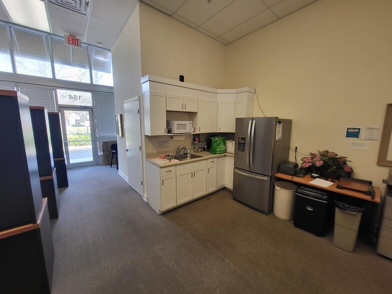 More Photos Of 2355 Vanderbilt Beach Rd, Naples General Retail For Lease