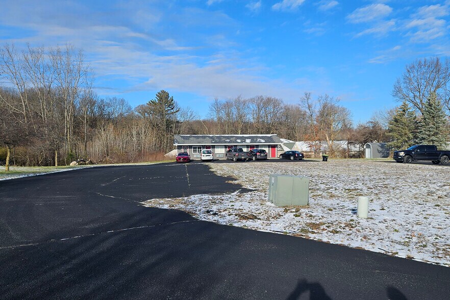 More Photos Of 109 S Greenville West Dr, Greenville Light Manufacturing For Sale